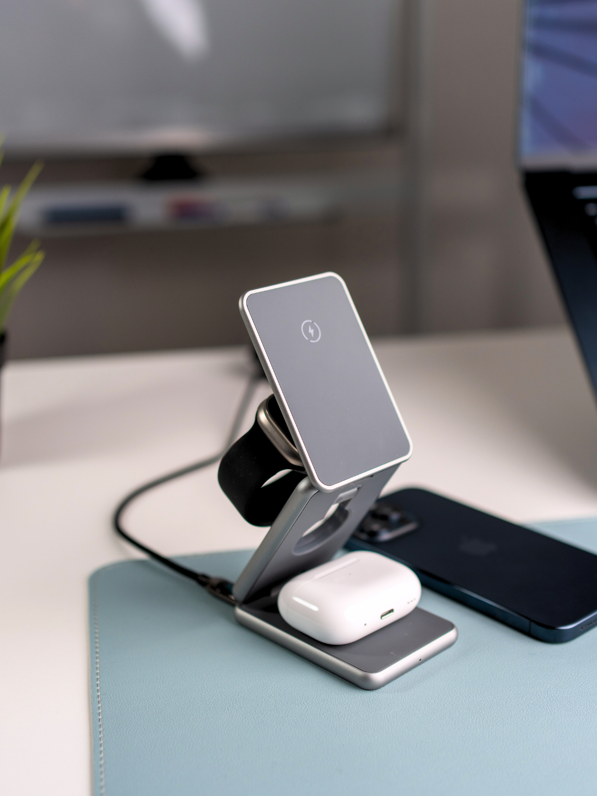 3-in-1_Aluminimum_Portable_Wireless_Charger_Ospolt